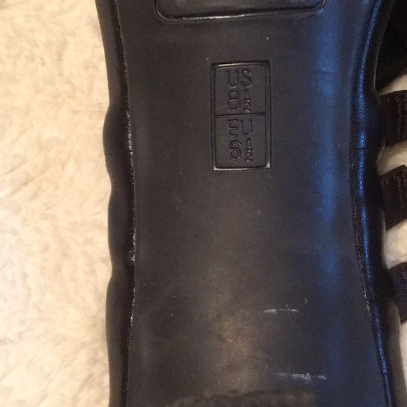 Brown sandals with brass accent - Picture 3 of 7